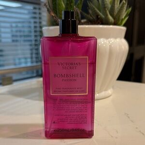 Victoria's Secret Bombshell Passion Fragrance